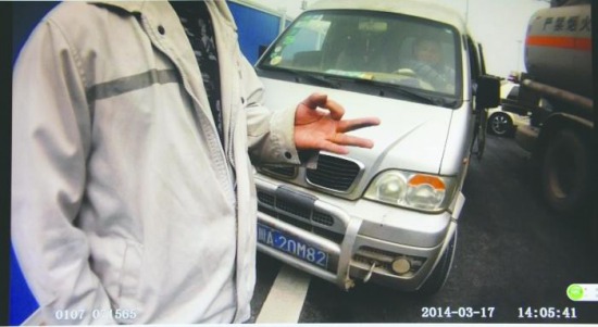創(chuàng)維32e3500開機(jī)閃動