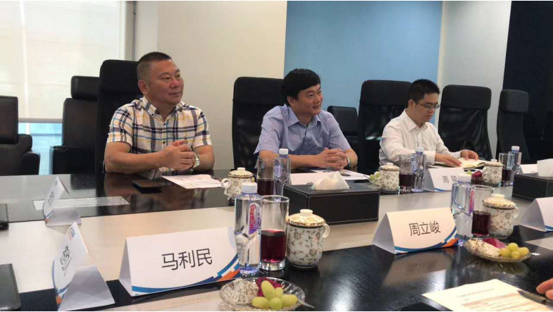 九陽(yáng)電磁爐爐面白色
