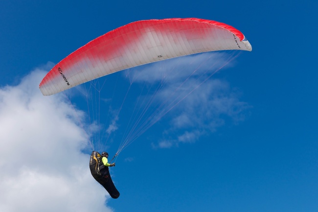 格力空調(diào)室外風(fēng)扇時(shí)轉(zhuǎn)時(shí)不轉(zhuǎn)