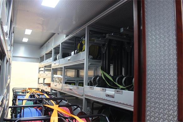 tclat21211a場電路圖